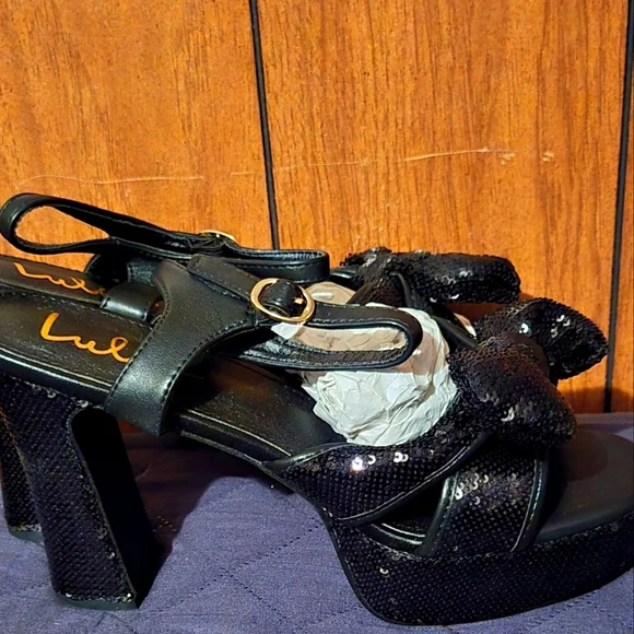 Lulu's Lyeluh Heels - Picture 1 of 3